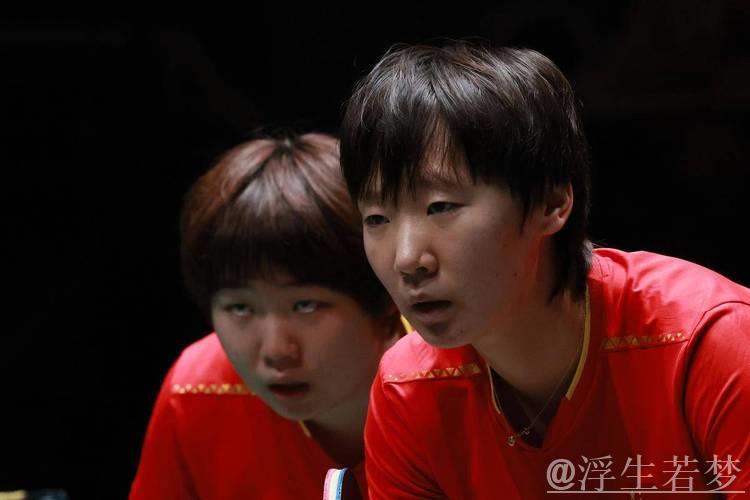 国乒双星齐发力!蒯曼4-2力克日本强敌,女单决赛4强揭晓三席 国乒双星齐发力!蒯曼4-2力克日本强敌,女单决赛4强揭晓三席